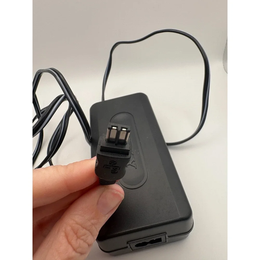 Sony AC-L10A AC Power‎ Adaptor Charger 8.4V 1.5A Black Genuine Tested